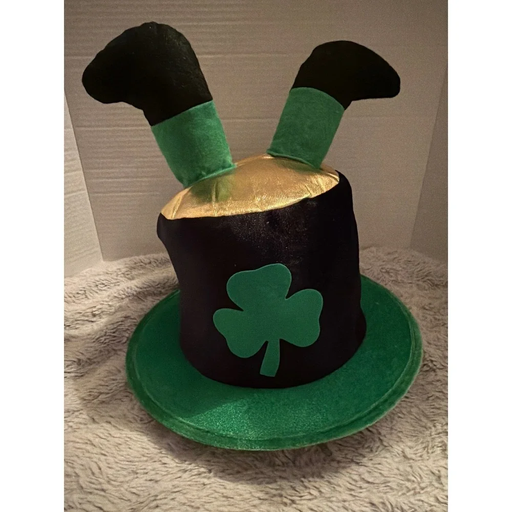 Hans GO! St Patricks Day Leprechaun Legs Top Hat Green Black Gold HTP182442